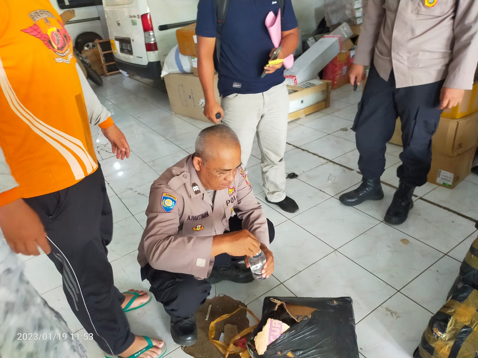 Pengiriman 6 Dus Paket Minuman Keras Jenis Ciu, Digagalkan Polsek Kawalu