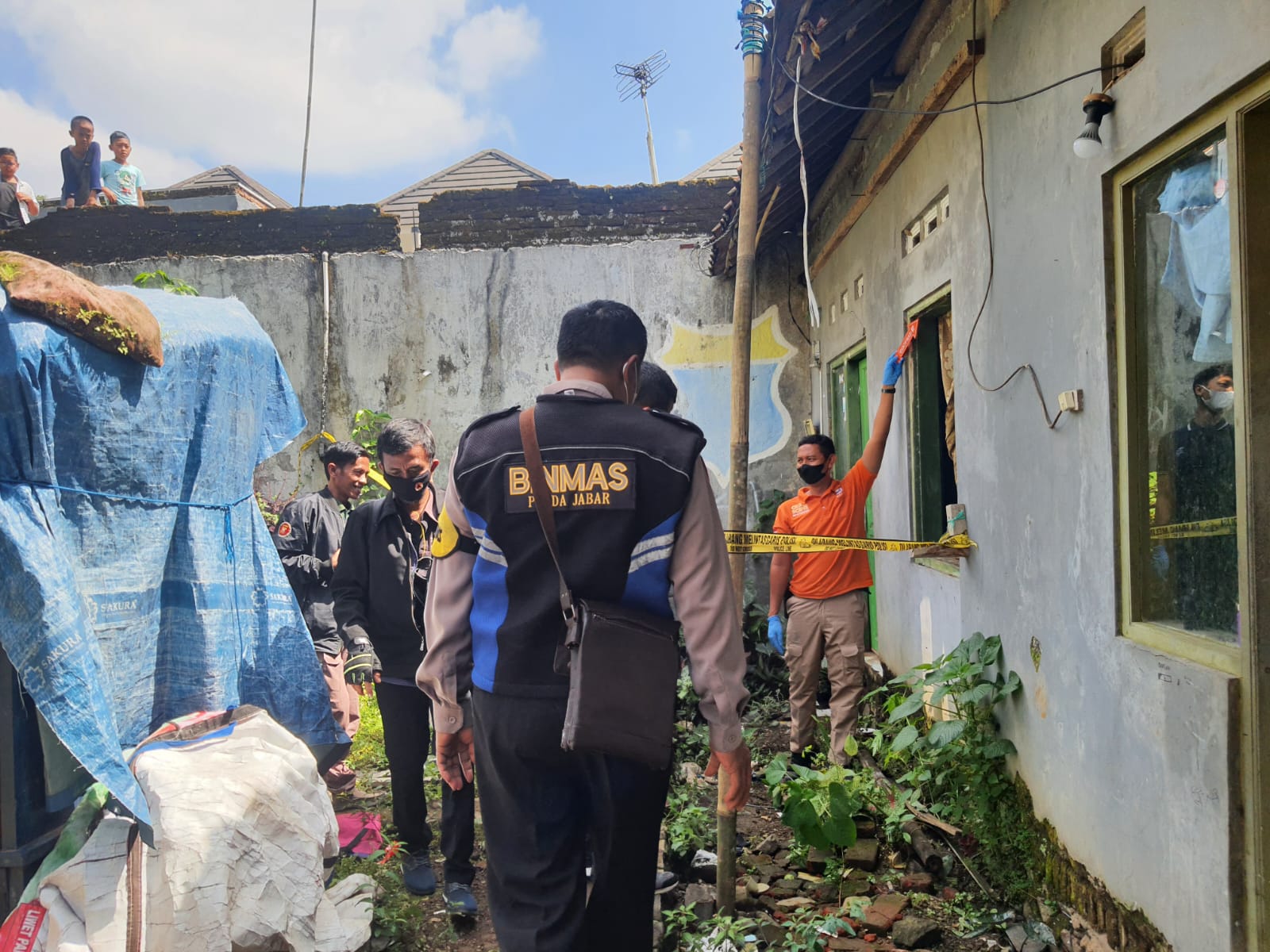 Pria Paruh Baya Ditemukan Meninggal di Kamar Kontrakan, Polisi Lakukan Penyelidikan
