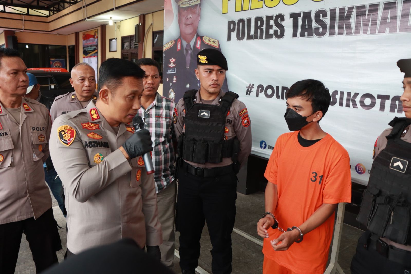 Kapolres Tasikmalaya Kota Gelar Press Rilis Tewasnya 2 Pemuda Akibat Tenggak Minuman Keras Oplosan