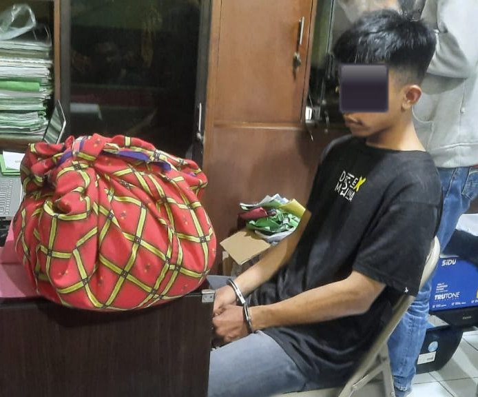Satreskrim Polresta Tasikmalaya Amankan Pemuda Berprilaku Tidak Senonoh Disebuah Konter HP Yang Sempat Viral Beberapa Waktu Lalu