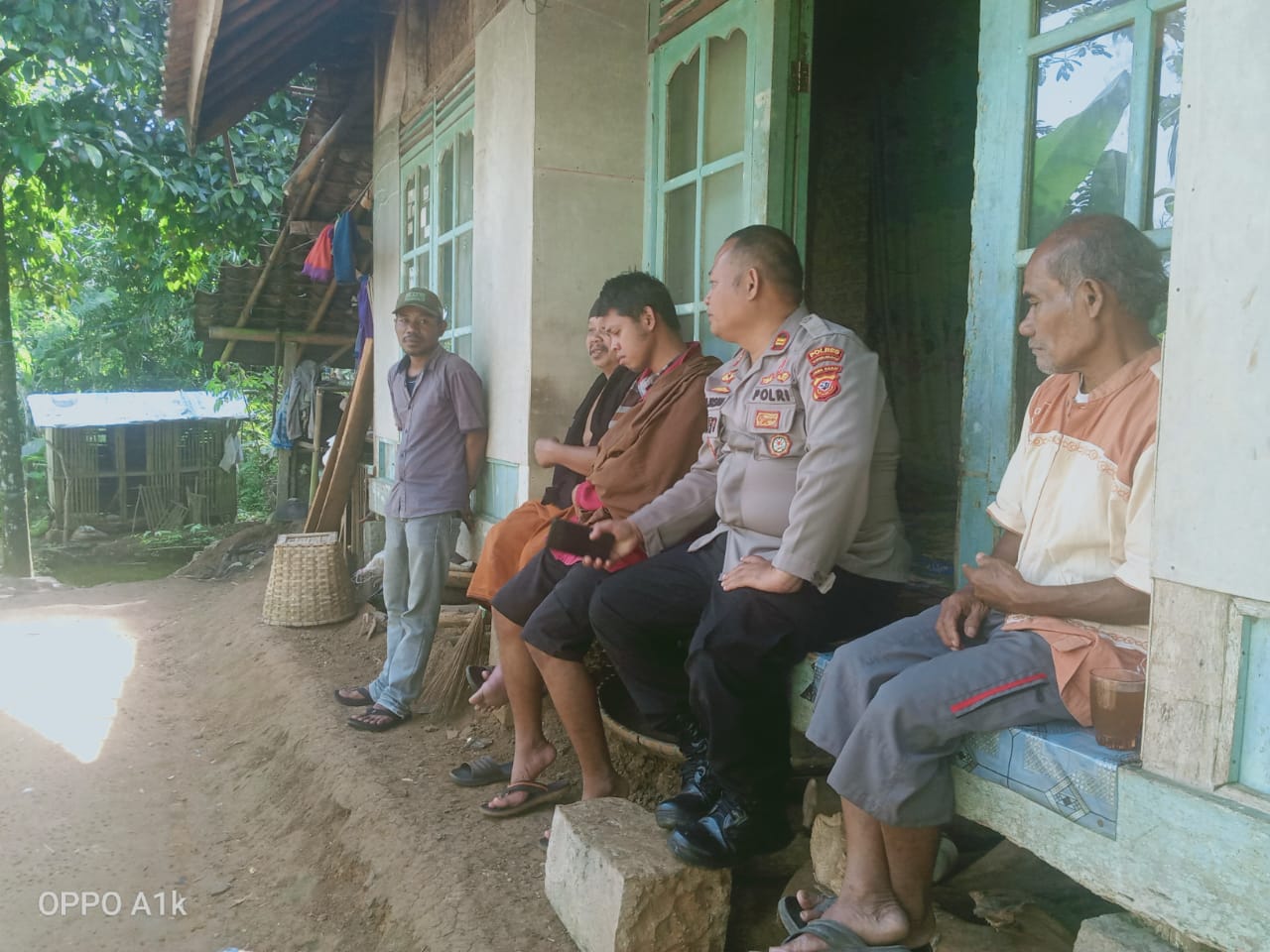 Silaturahmi Kamtibmas Kapolsek Gunungtanjung, Takjiah  Warganya Yang Meninggal, Berikan Uang Duka