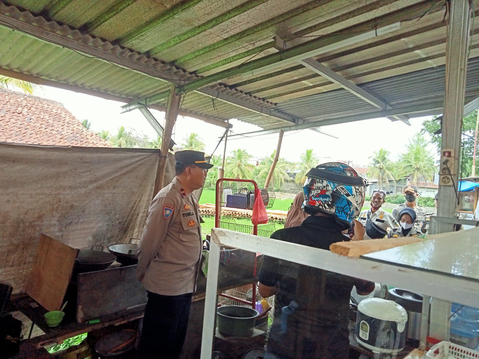 Sat Binmas Polresta Tasikmalaya Himbau Para Pedagang Mamin Untuk Memperhatikan Waktu Berjualan  Selama Bulan Suci Ramadan