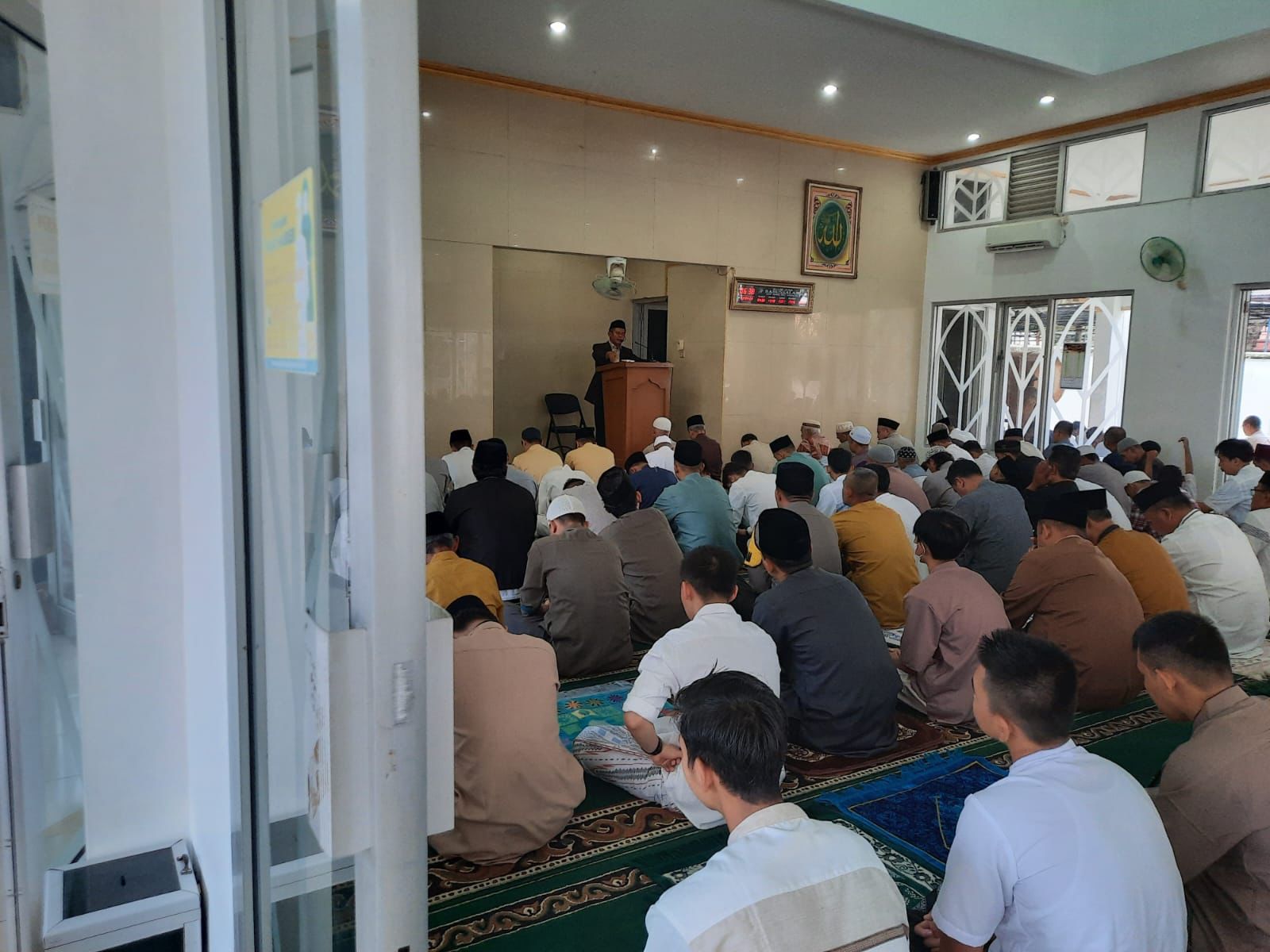 Kapolres Tasikmalaya Kota Solat Ied Dilanjutkan  Halal Bihalal di Aspol Bojong