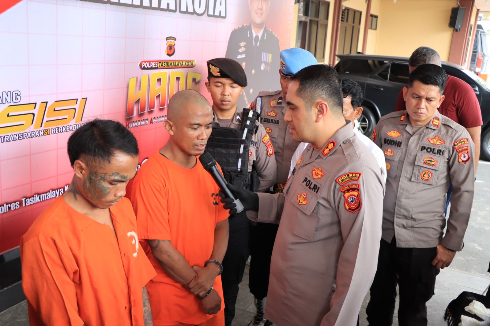 Kapolres Tasikmalaya Kota Pimpin Press Conference,  Kasus Penganiayaan Disertai Pengancaman Dengan Menggunakan Senjata Tajam