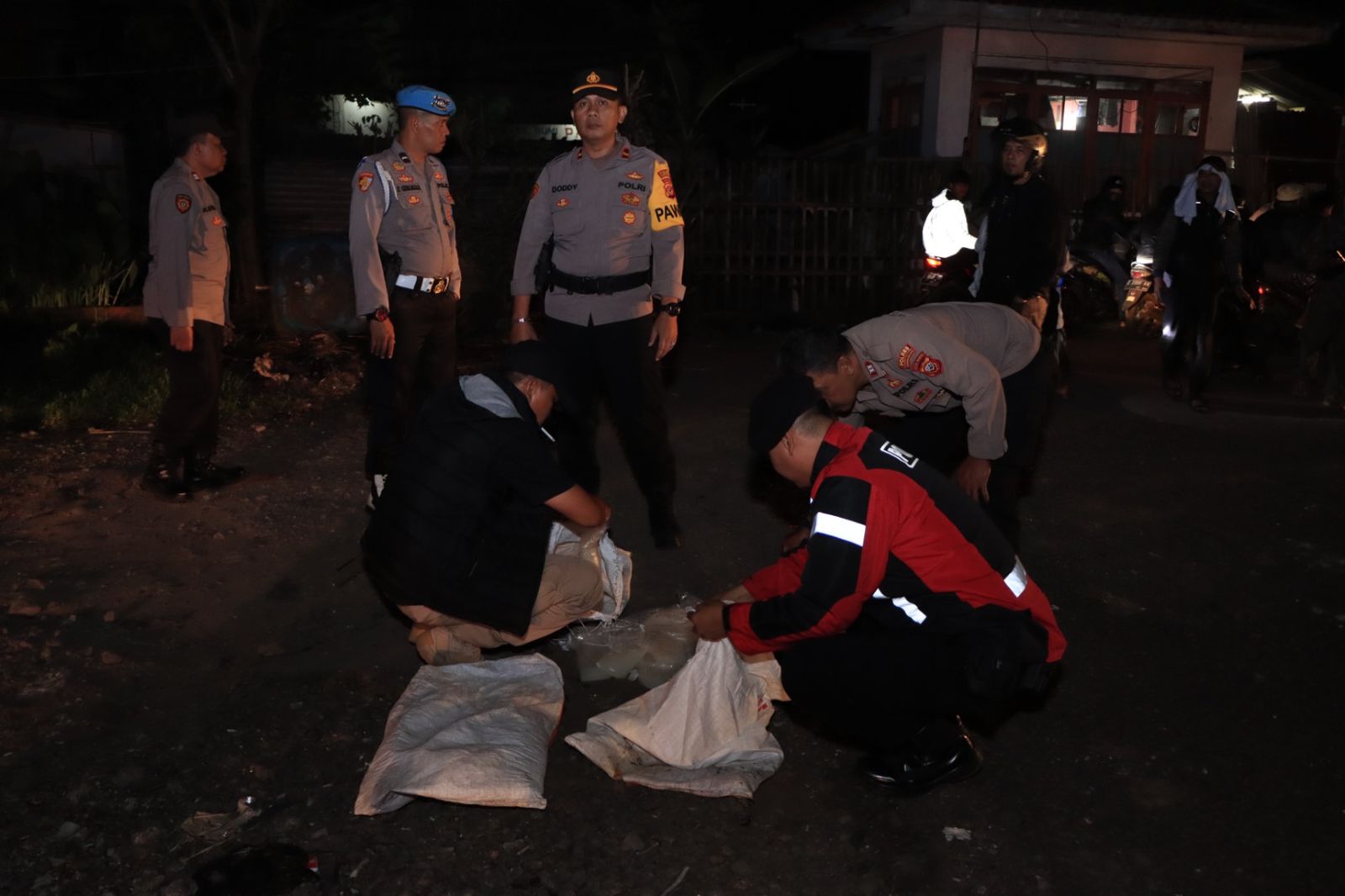 Berantas  Penyakit Masyarakat, Belasan Liter Miras Jenis Ciu Diamankan Polresta Tasikmalaya