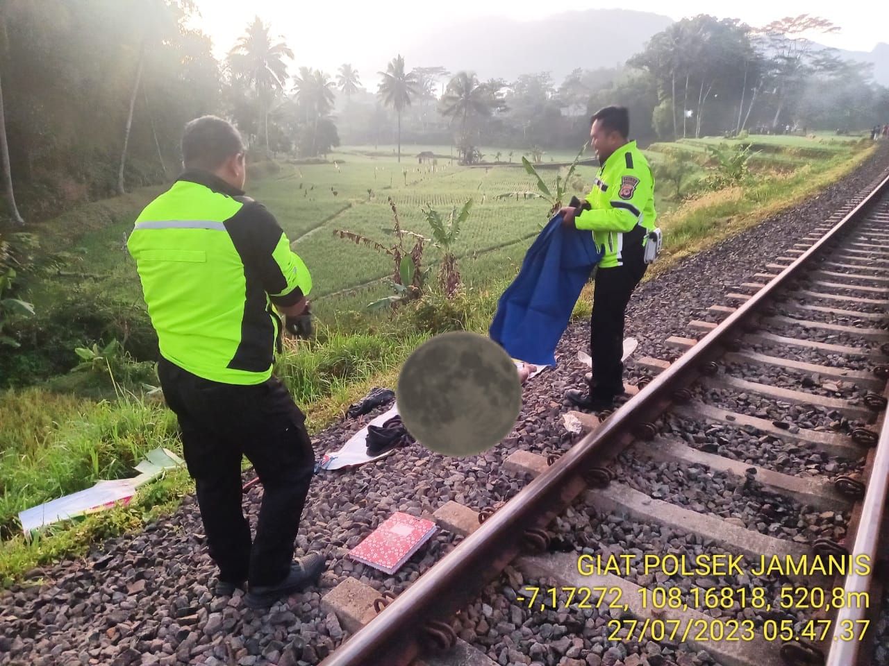 Ditemukan, Jasad Wanita Muda Diatas Rel Dengan Kondisi Mengenaskan