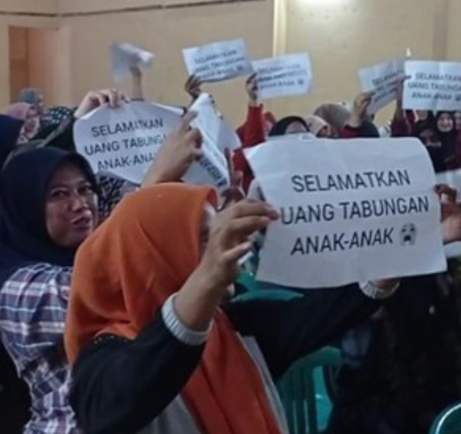 Mantan Kepala Sekolah Membayar Uang Tabungan Siswa Dengan Cara Dicicil, Para Orang Tua Murid Setuju Dengan Beberapa Syarat.
