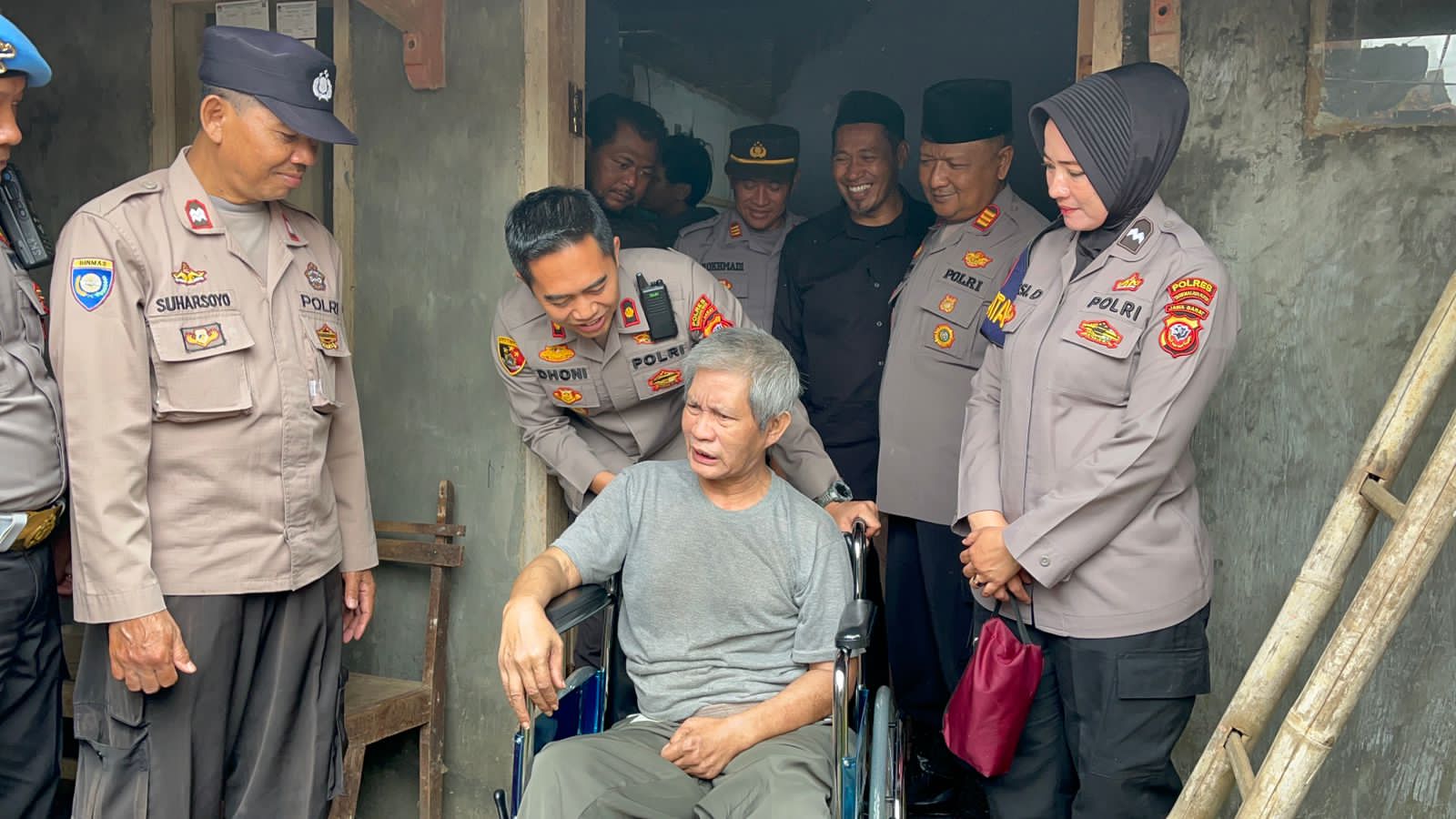 Bakti Polri Presisi, Polres Tasik Kota, Berikan Kursi Roda Untuk Warga