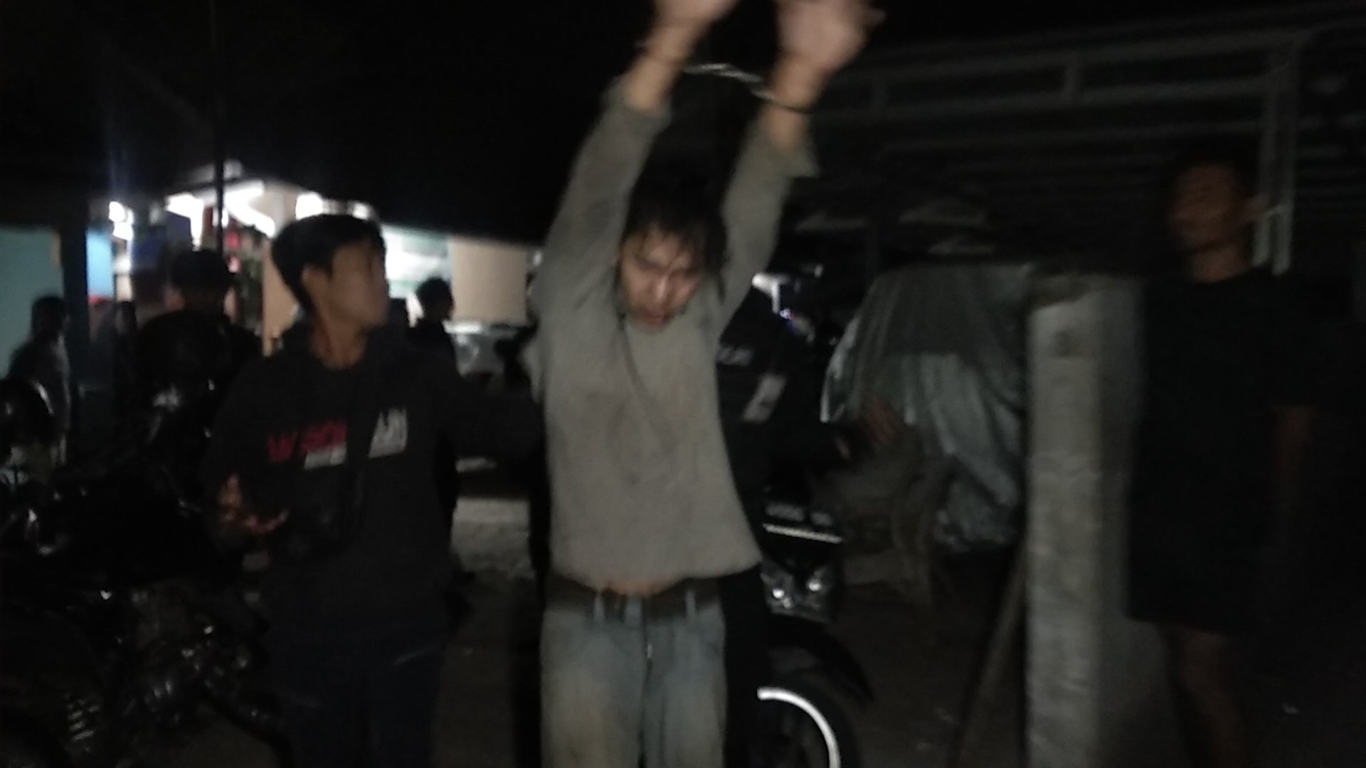 Seorang Pemuda Diduga Hendak Mencuri Dan Puluhan Orang Sedang Pesta Miras Diamankan Polisi