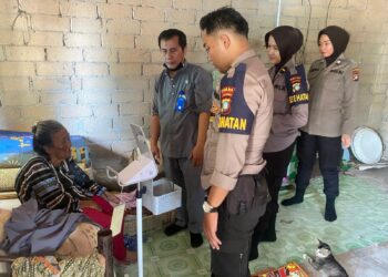 Warga Sambut Antusias Bakti Kesehatan Polri Di Rempang