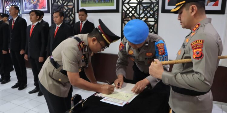 Kapolres Tasikmalaya Kota Pimpin Sertijab Kasat Reskrim Dan Korps Raport Kenaikan Pangkat Pengabdian