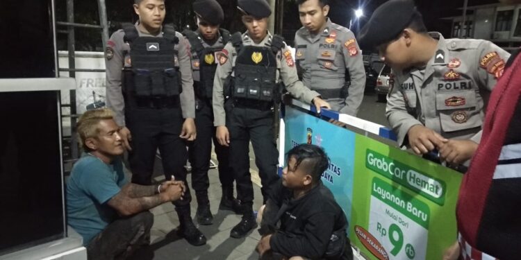 Dua Pengamen Jalanan Diamankan Patroli Polres Tasikmalaya Kota,Karena Berkelahi Dan Mabuk Miras