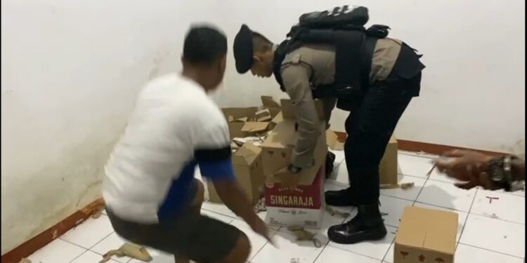 111 Botol Miras Diamankan Polisi Dari Sebuah Kontrakan Di Tasikmalaya
