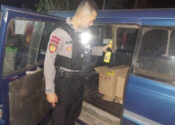Minibus Angkut Puluhan Dus Miras, Di amankan Patroli Samapta Polres Tasikmalaya Kota,