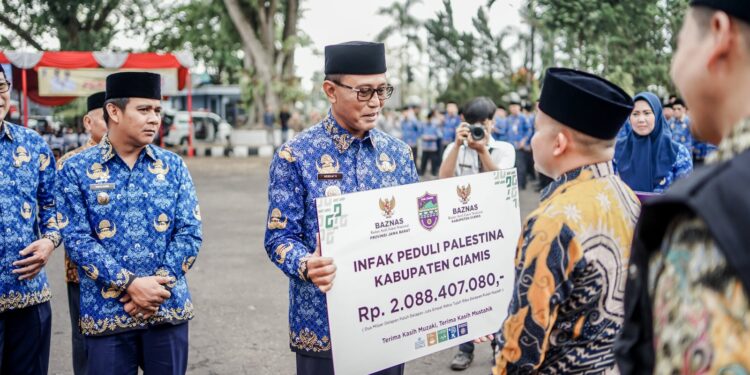 Di Momen HUT KORPRI, Bupati Ciamis Serahkan Infak Peduli Palestina Sebesar 2 M Lebih