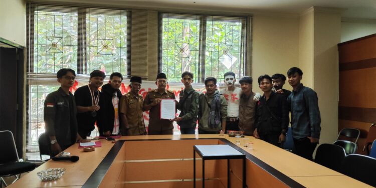 Aksi Dihari Anti Korupsi Sedunia, KMRT Ajak Semua Intansi Untuk Komitmen Memberantas Korupsi