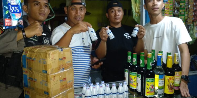 Cipta Kondisi Jelang Nataru Dan Pemilu, Polres Tasikmalaya Kota Amankan Puluhan Botol Miras.