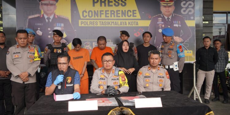 Kapolres Tasikmalaya Kota Pimpin Press Release Kasus Tindak Pidana Pengeroyokan dan Penganiayaan Mengakibatkan Korban Meninggal Dunia