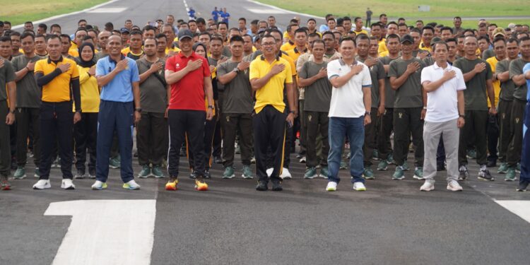 Kapolres Tasikmalaya Kota Ikuti Olah Raga Sinergitas TNI-Polri dan Forkopimda di Lanud Wiriadinata