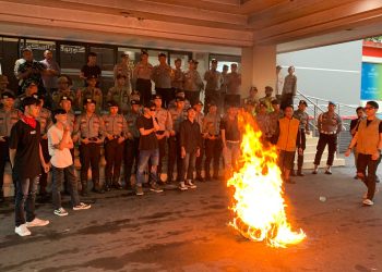 Dugaan Korupsi Bankeu Desa 2019 – 2021,  Kantor Bupati Di Geruduk Puluhan masa aksi