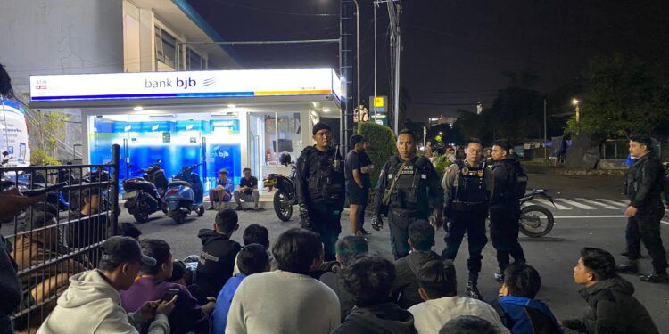 Mengganggu Lalulintas, Patroli Sat Samapta Polres Tasikmalaya Kota Bubarkan Balap Lari Liar