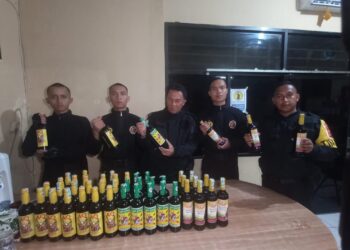 Aksi Kejar -Kejaran, Mobil Pembawa Puluhan Botol Miras, Diamankan Sat Samapta Polres Tasikmalaya Kota,