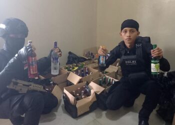 Sebuah Rumah warga Digerbek Tim Patroli Maung Galunggung Polres Tasikmalaya Kota, Karena Simpan Ratusan Botol Miras