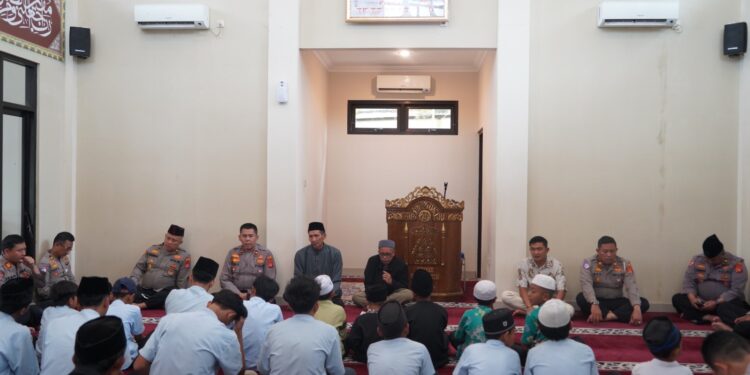 Polres Tasikmalaya Kota Gelar Pengajian dan Santunan untuk 100 Anak Yatim Piatu