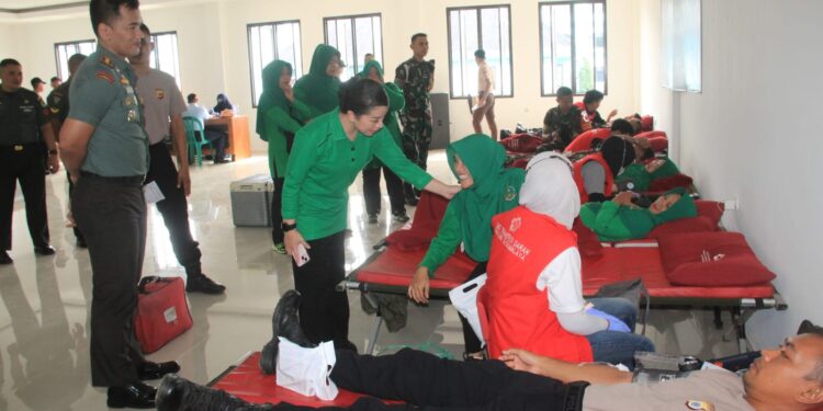 Kodim 0612/Tasikmalaya Gelar Donor Darah Peringati HUT ke-79 Persit Kartika Chandra Kirana