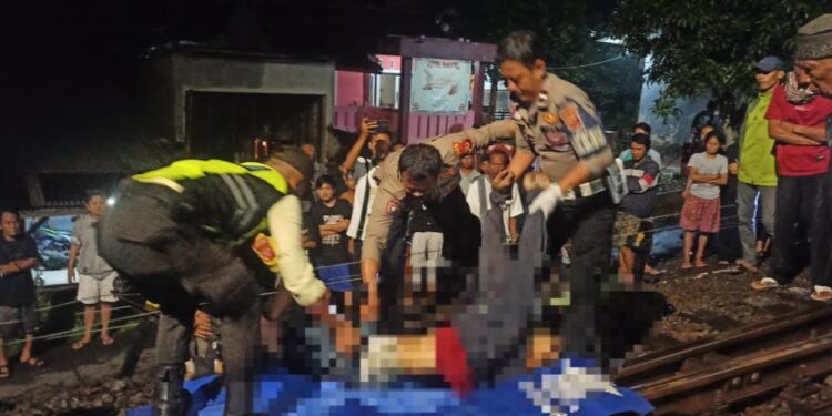 Pria Tewas Tertabrak Kereta Api di Indihiang Tasikmalaya
