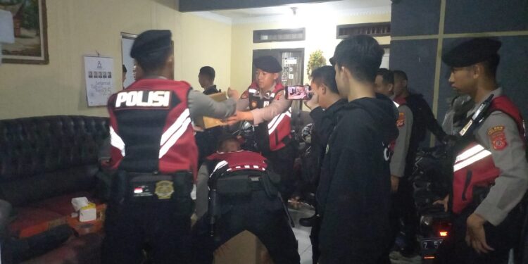Gudang Miras di Bungursari Digerebek Polres Tasikmalaya Kota