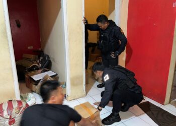 Gerebek Rumah di Indihiang, Polres Tasikmalaya Kota Temukan 10 Dus Miras