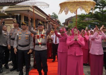 Serah Terima Jabatan Kapolres Tasikmalaya Kota, AKBP Moh Faruk Rozi Resmi Gantikan AKBP Joko Sulistiono