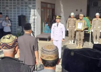 Kepala Inspektorat Kota Tasikmalaya Dimakamkan dengan Penuh Penghormatan