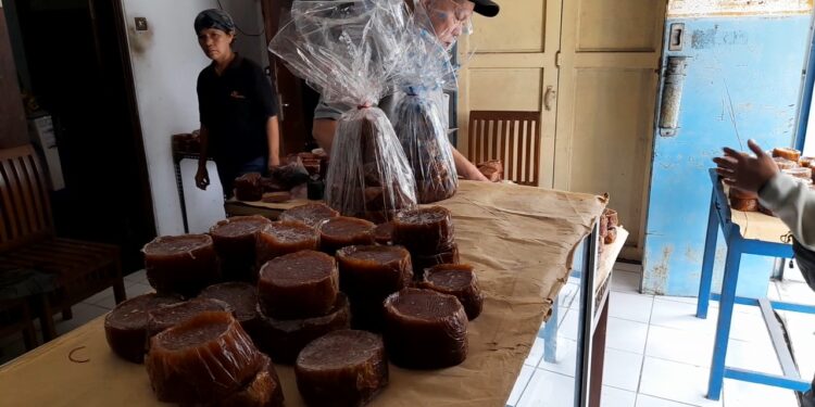 Produsen Kue Keranjang di Tasikmalaya Kebanjiran Pesanan Jelang Imlek
