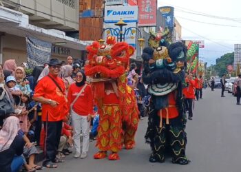 Atraksi Barongsai di Kota Tasikmalaya Disaksikan Ribuan Warga