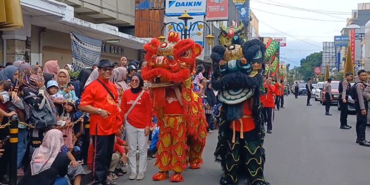 Atraksi Barongsai di Kota Tasikmalaya Disaksikan Ribuan Warga