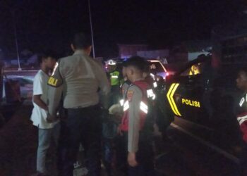 Petugas Gabungan di Tasikmalaya Bubarkan Remaja Nongkrong Sambil Konsumsi Miras