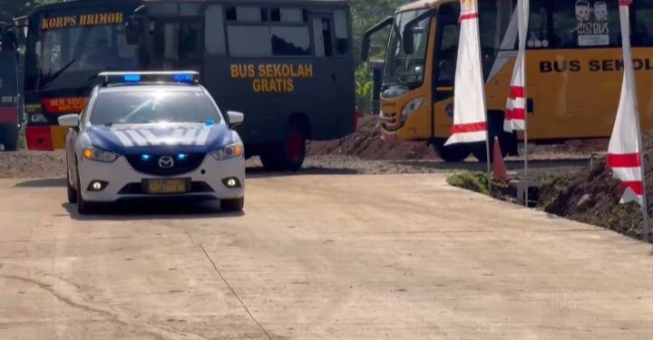 Bantu Pelajar di Perbatasan, Bus Sekolah Gratis Brimob dan Dishub Mulai Beroperasi di Tasikmalaya