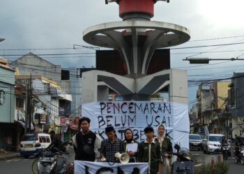 Mimbar Bebas,Kata IGM : Pencemaran Belum Usai