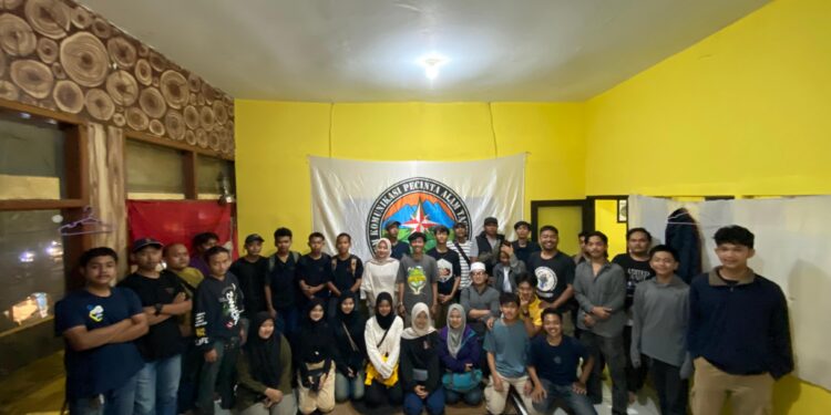 Sampah di Jalur Pendakian, FKPAT Ajak Para  Pegiat Alam Untuk Bersama Menjaga Lingkungan