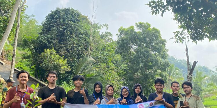 Kemah Bakti Pramuka UNIK Cipasung Ajak Masyarakat Lestaarikan Alam Dengan Cara Penanaman Pohon
