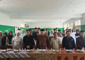 KAMA Salurkan Santunan untuk Siswa-Siswi MA Al-Khoeriyah, Wujud Kepedulian Alumni kepada Generasi Penerus